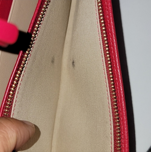 Chloe Hot Fushia pink long bifold wallet with gold tone hardware - Picture 9 of 9